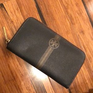 Tory Burch wallet